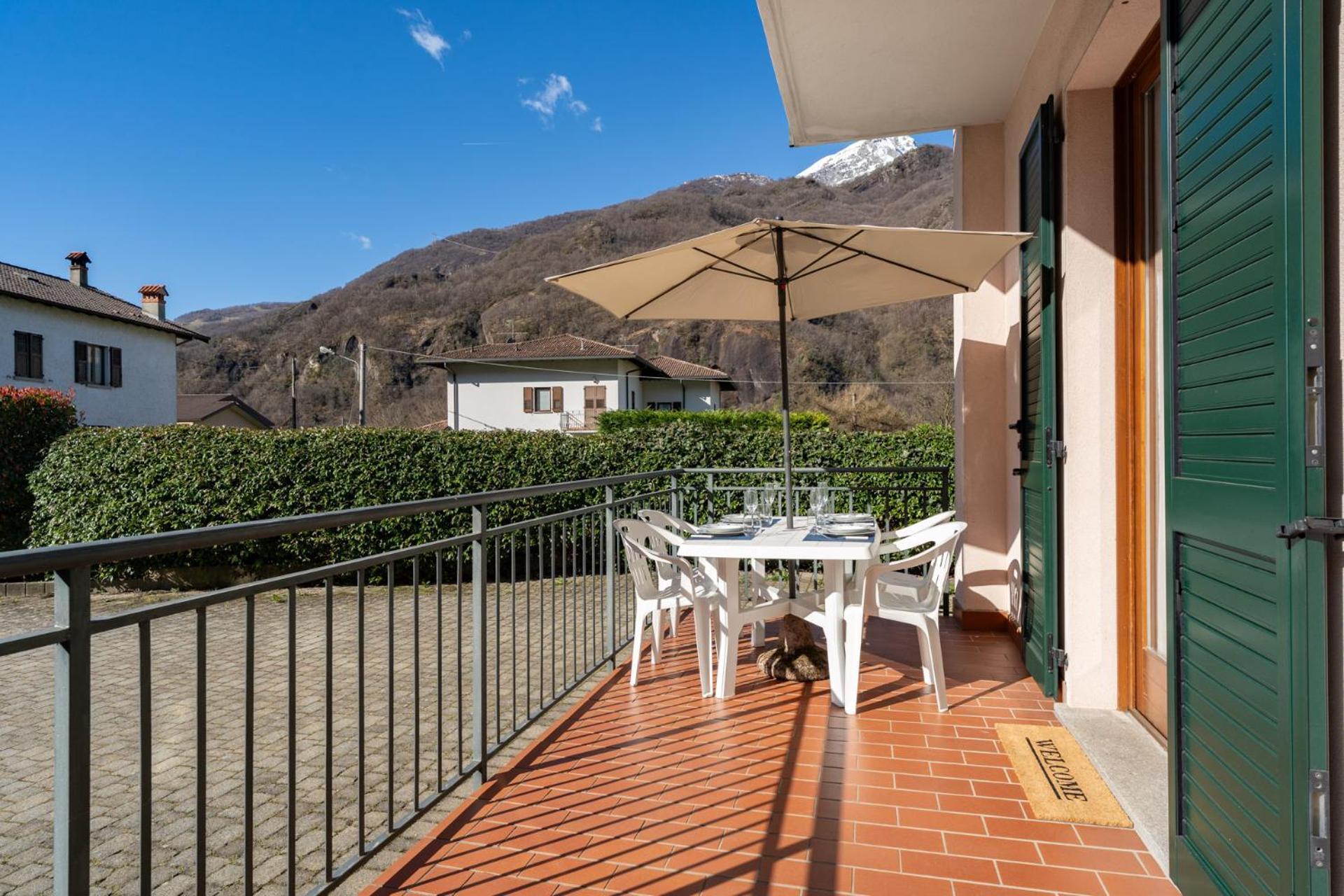 Terrazza Fucinetta Appartement Introbio Buitenkant foto